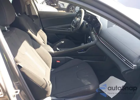 2024 Hyundai Elantra Sel z USA, uszkodzony, nr VIN KMHLM4DG8RU765121